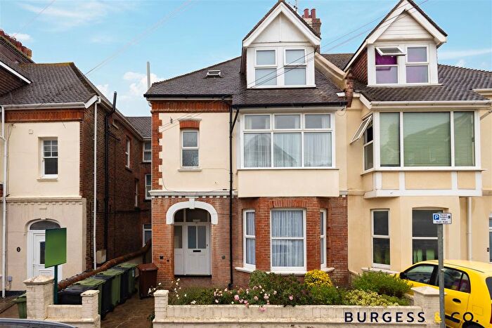 1 Bedroom Flat For Sale In Albany Road, Bexhill-On-Sea, TN40