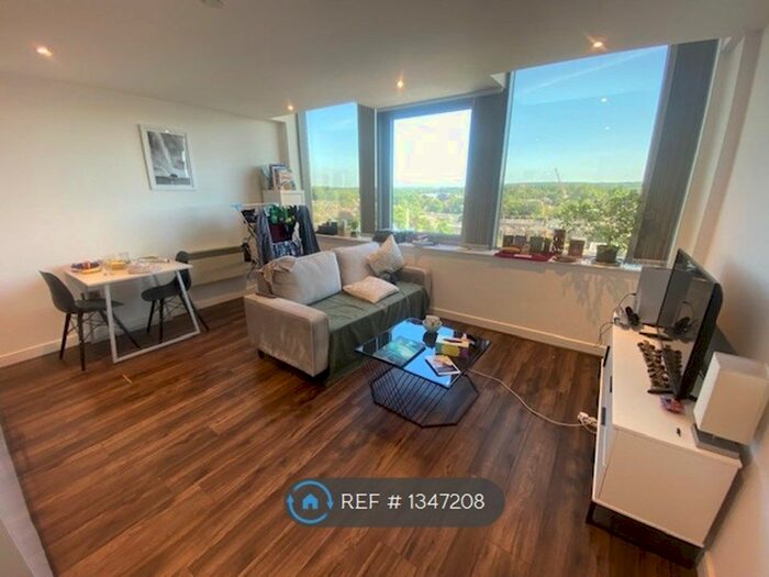 1 Bedroom Flat To Rent In Churchill Place, Basingstoke, RG21