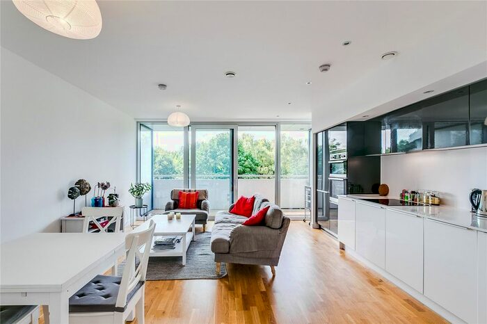 2 Bedroom Flat To Rent In Edmunds House, Colonial Drive, London, W4