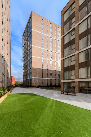 2 Bedroom Flat To Rent In Allegro Living, Exchange Square., B4