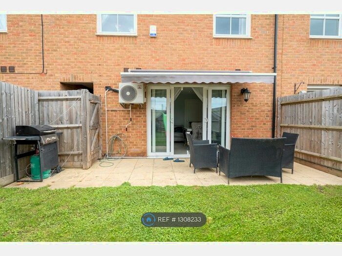 4 Bedroom Terraced House To Rent In Rainbow Road, Erith DA8