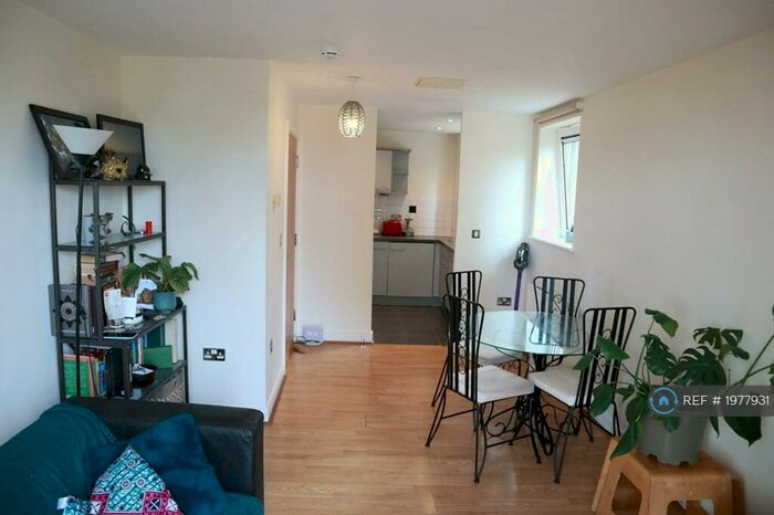 1 Bedroom Flat To Rent In Erebus Drive, London, SE28
