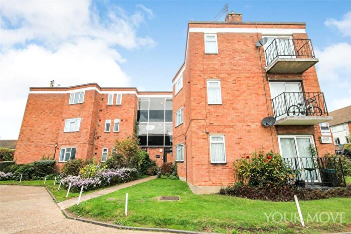 2 Bedroom Flat To Rent In Avon Road, Upminster, RM14