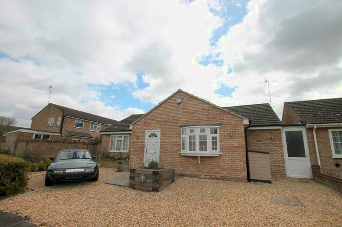 3 Bedroom Bungalow To Rent In Badgers, Buckingham, MK18