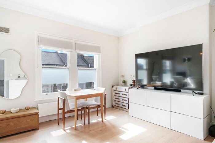 2 Bedroom Flat To Rent In Denholme Road, London, W9