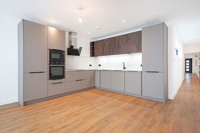2 Bedroom Flat For Sale In Cranmer Avenue, London, Cranmer Avenue, London, W13
