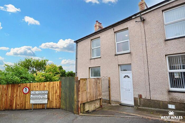 3 Bedroom End Of Terrace House For Sale In Park Street, Stop And Call, Goodwick, SA64