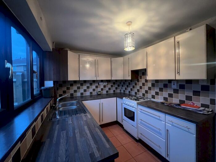 2 Bedroom House To Rent In Fairview Close, St. Mellons, Cardiff, CF3