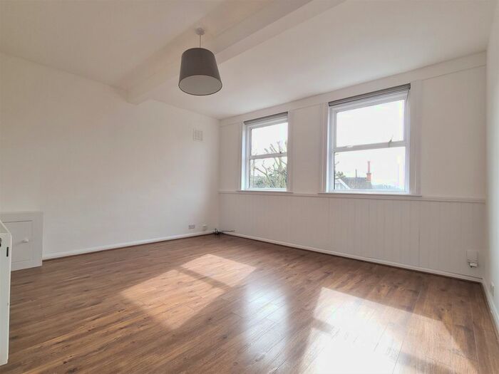 1 Bedroom Flat To Rent In Lordship Lane, East Dulwich, London, SE22