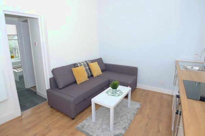 1 Bedroom Flat To Rent In Church Street, Broughty Ferry, Dundee, DD5