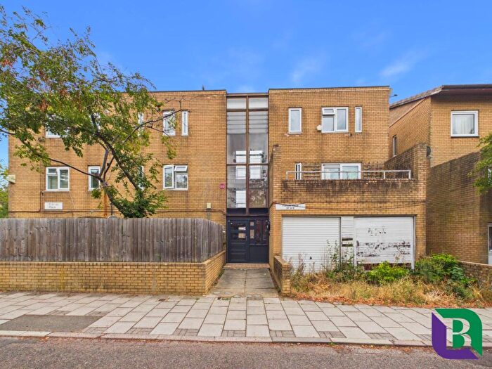 1 Bedroom Apartment To Rent In Polruan Place, Fishermead, MK6
