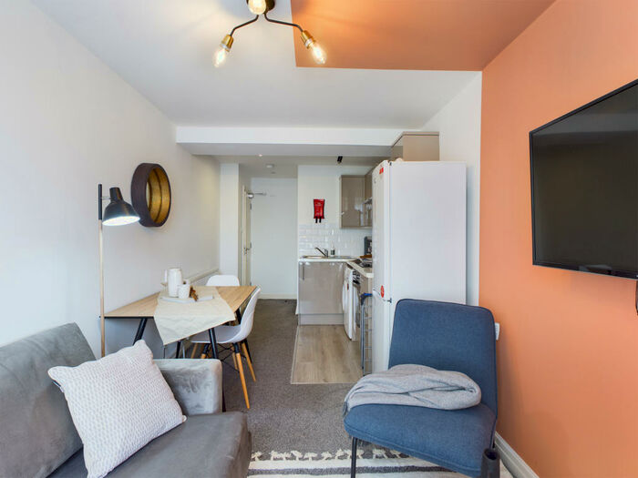 2 Bedroom Flat To Rent In Flat Kensington, Liverpool, Liverpool, L7