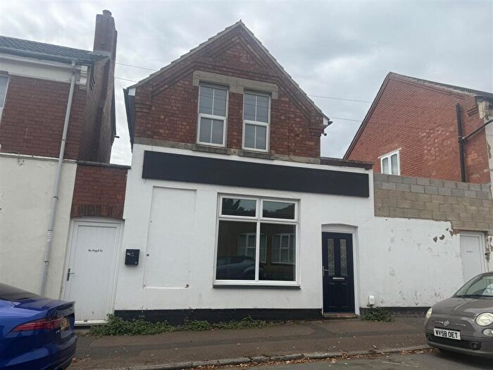 1 Bedroom Flat To Rent In Argyll Street, Kettering, Northants, NN15