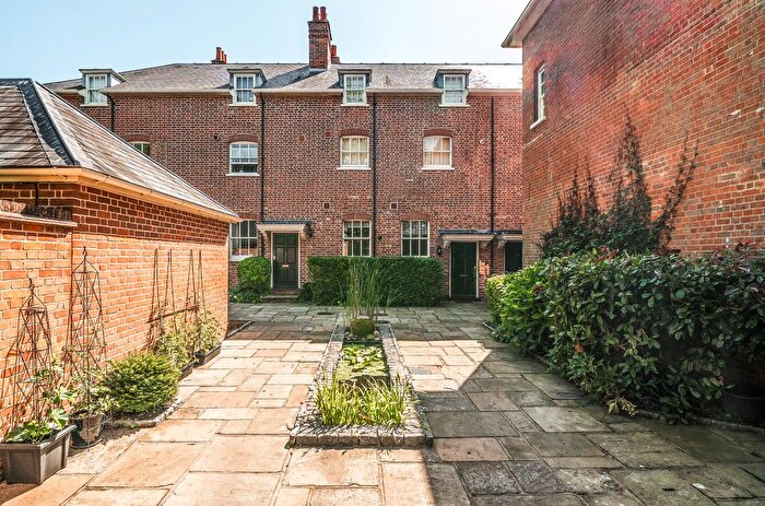 2 Bedroom Maisonette For Sale In Russells House, Greenbank Road, Watford, WD17