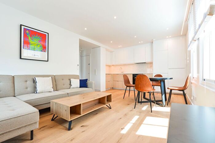 1 Bedroom Flat To Rent In Flat, - Kensington Park Road, Notting Hill, W11