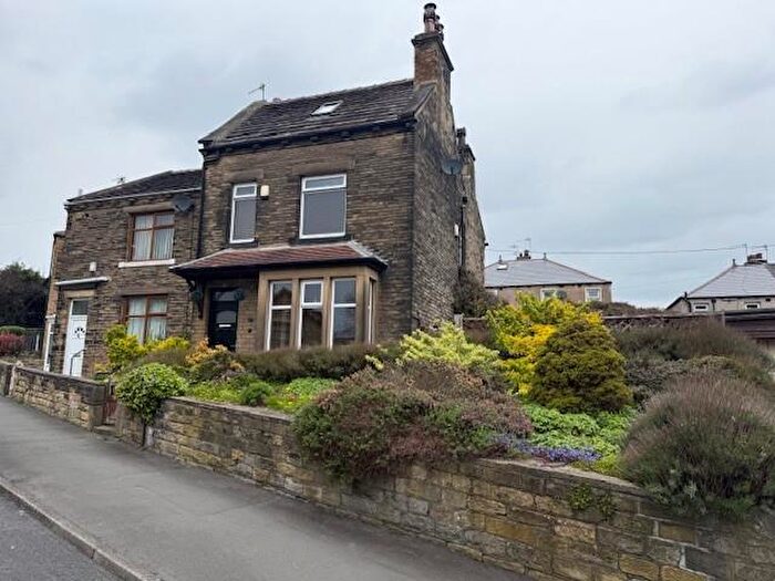 3 Bedroom Semi Detached House For Sale In Albion Road, Idle, Bradford, BD10