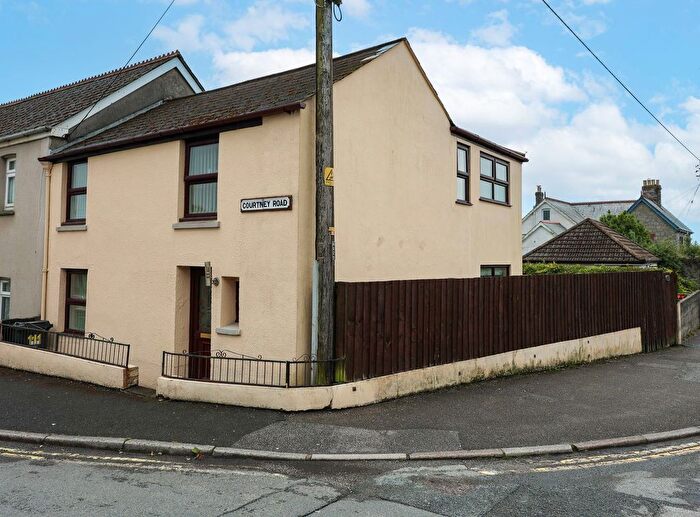 2 Bedroom Semi-Detached House For Sale In Slades Road, St Austell, PL25