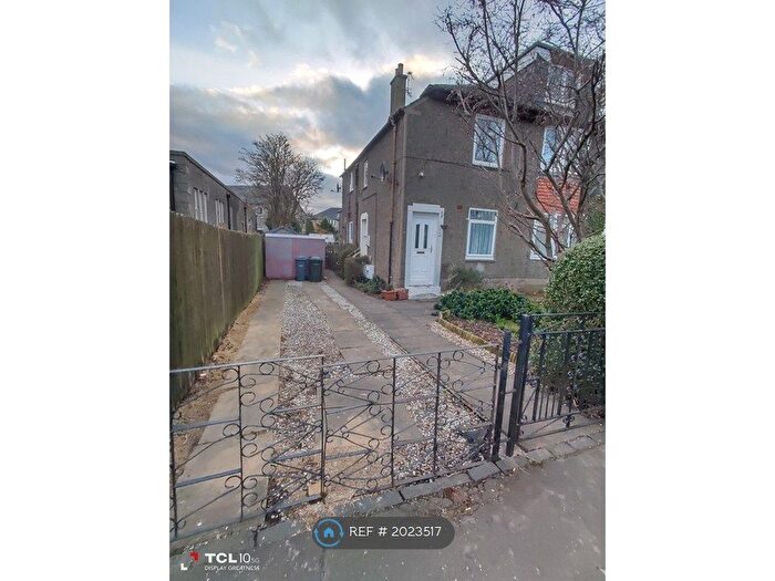 4 Bedroom Maisonette To Rent In Saughton Road North, Edinburgh, EH12