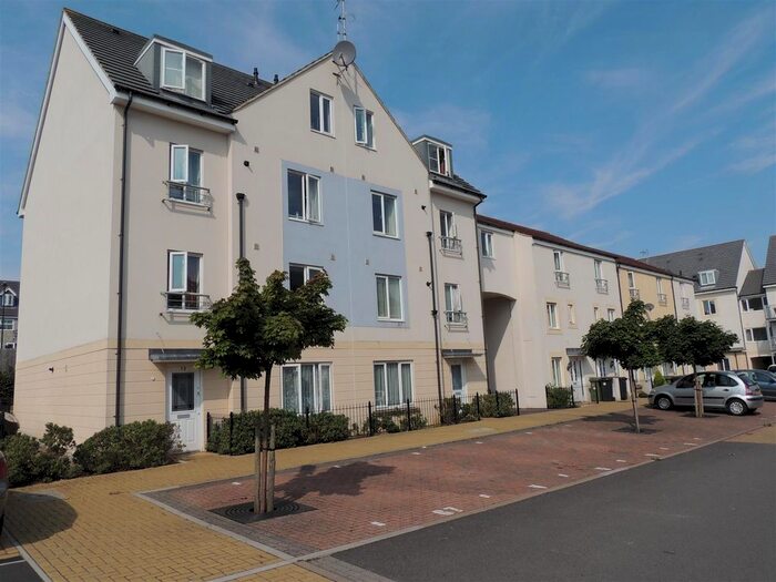 2 Bedroom Flat To Rent In Summit Close, Kingswood, Bristol, BS15