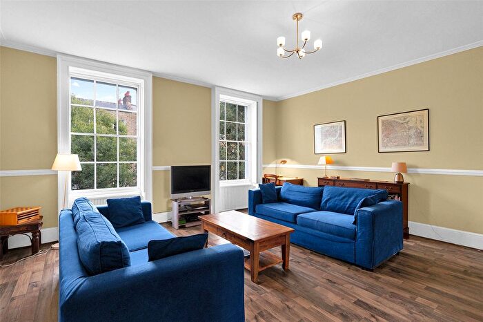 2 Bedroom Flat To Rent In John Street, London, WC1N