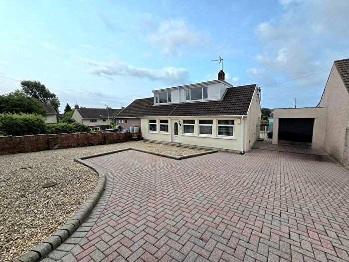 3 Bedroom Semi-Detached Bungalow For Sale In Longfellow Drive, Bridgend, CF31