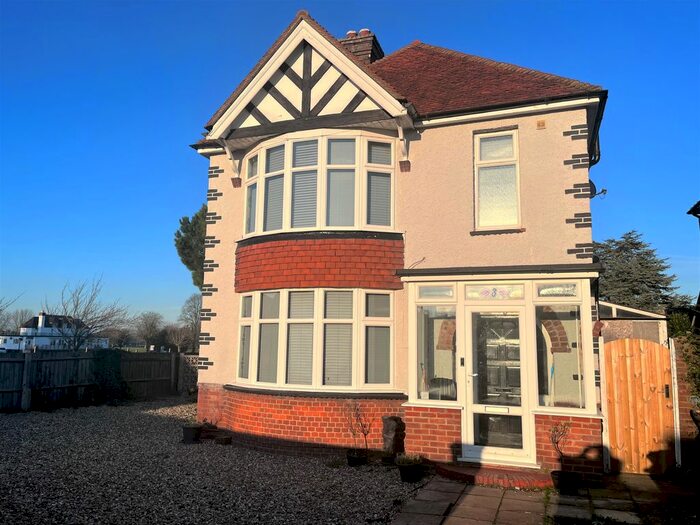 4 Bedroom Detached House To Rent In Gore Court Road, Sittingbourne, ME10