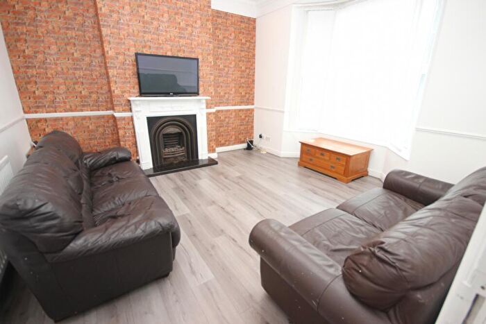 6 Bedroom Terraced House To Rent In Newstead Road, L8