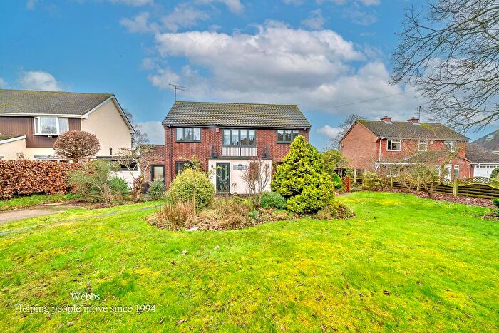 3 Bedroom Detached House For Sale In Peakes Road, Rugeley, WS15