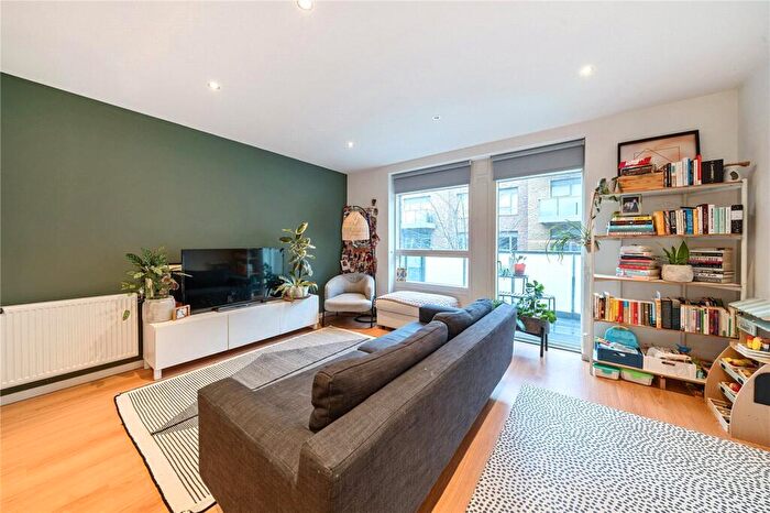 2 Bedroom Apartment For Sale In Matcham Court, Hornsey, N8