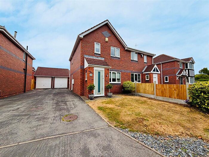 3 Bedroom Semi-Detached House For Sale In Woodlands Close, Barlby, Selby, YO8