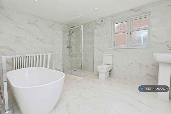 4 Bedroom Terraced House To Rent In Aigburth Road, Liverpool, L17
