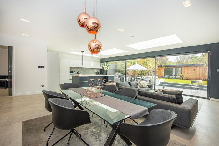 5 Bedroom Detached House To Rent In Kings Avenue London, SW12