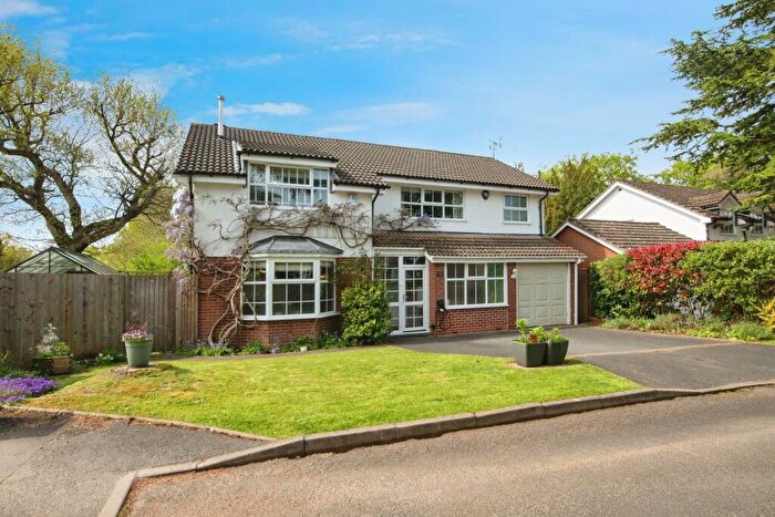 4 Bedroom Detached House For Sale In Greyfriars Close, Solihull, B92