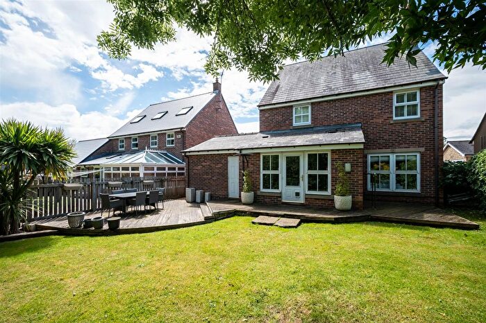 4 Bedroom Detached House For Sale In Kent House Close, Ridgeway, Sheffield, S12