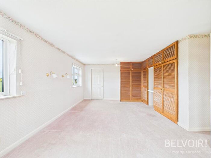 4 Bedroom Detached House For Sale In Great North Road, Newark, Sutton On Trent, NG23
