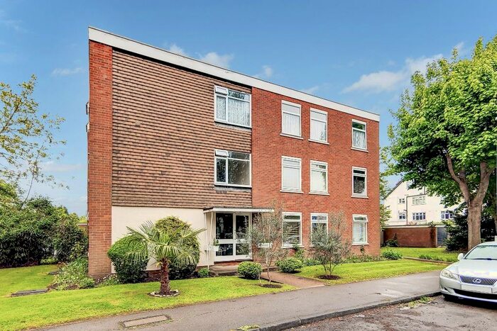 2 Bedroom Apartment To Rent In Cornwall Road, Pinner, HA5