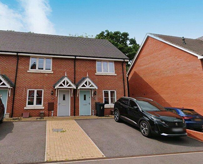 2 Bedroom End Of Terrace House To Rent In Merevale Close, Daventry, Northamptonshire, NN11