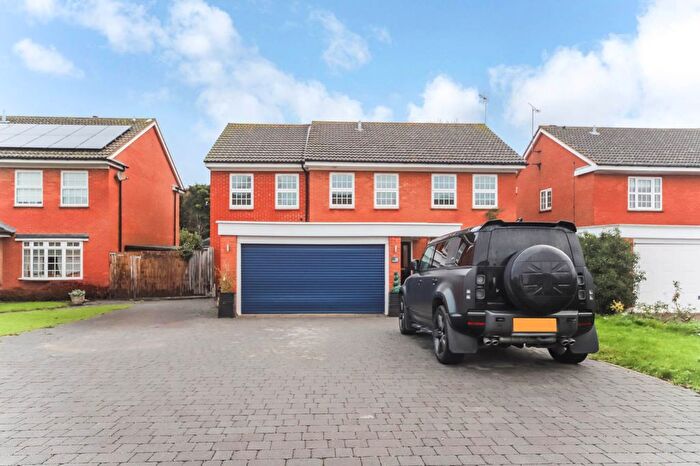 5 Bedroom Detached House To Rent In Cumberland Close, Aylesbury, HP21