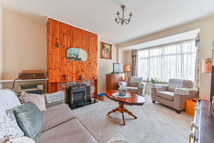 3 Bedroom Terraced House For Sale In Norbury Rise, Norbury, London, SW16