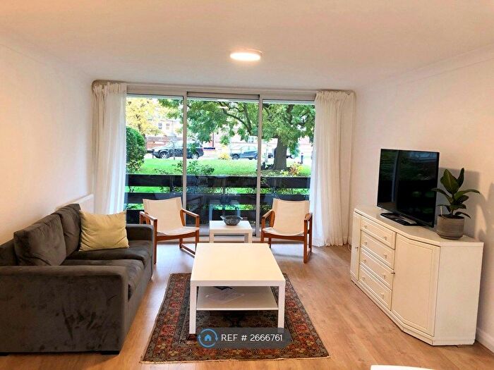 3 Bedroom Flat To Rent In Thackeray Court, London, W5