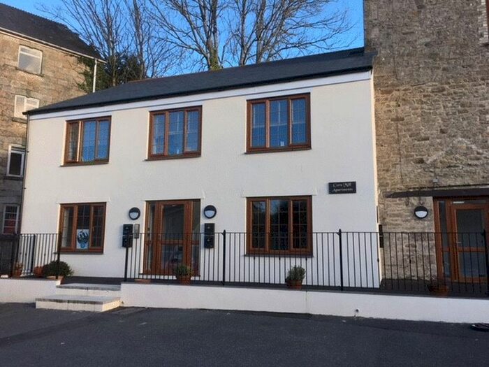 2 Bedroom Flat To Rent In Blowing House Hill, St. Austell, PL25