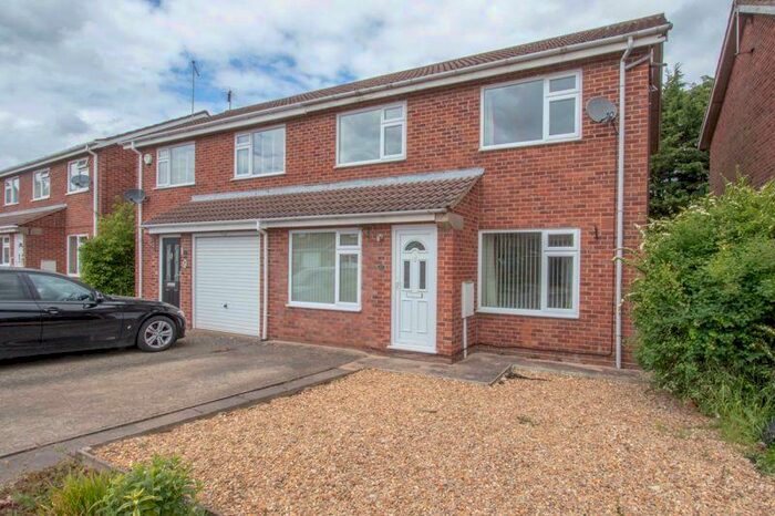 3 Bedroom Semi-Detached House To Rent In Hazel Grove, Stamford, Lincolnshire, PE9