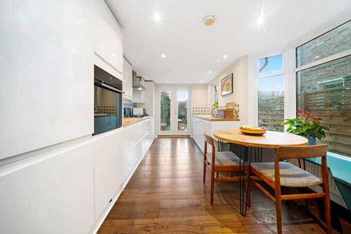 3 Bedroom House For Sale In Cheltenham Road, Nunhead, London, SE15
