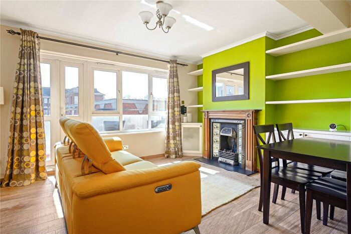 2 Bedroom Duplex To Rent In Buxton Street, London, E1