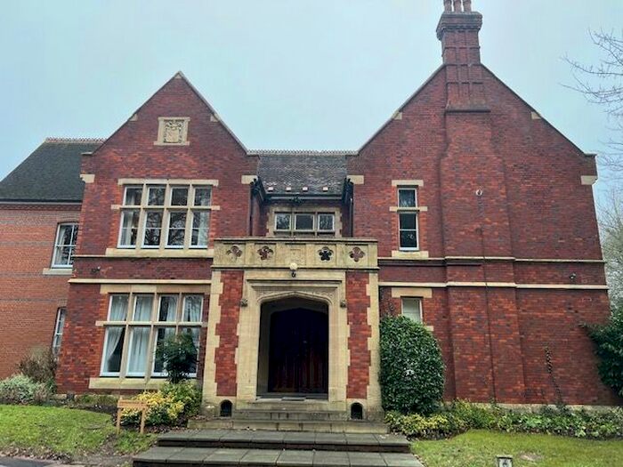 1 Bedroom Flat To Rent In Oakwood House, Oakwood Close, Winchester, SO21