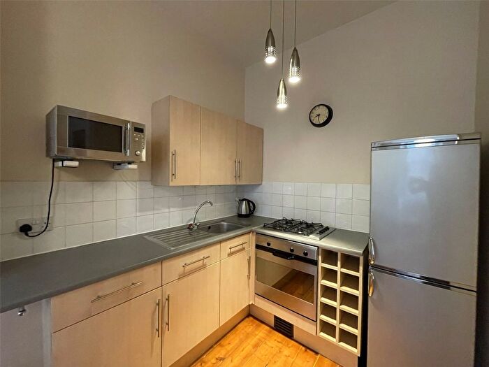 1 Bedroom Flat To Rent In / Smithfield Street, Gorgie, Edinburgh, EH11