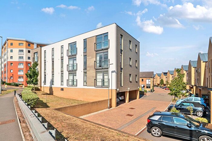 2 Bedroom Flat For Sale In Firepool Crescent, Taunton, TA1