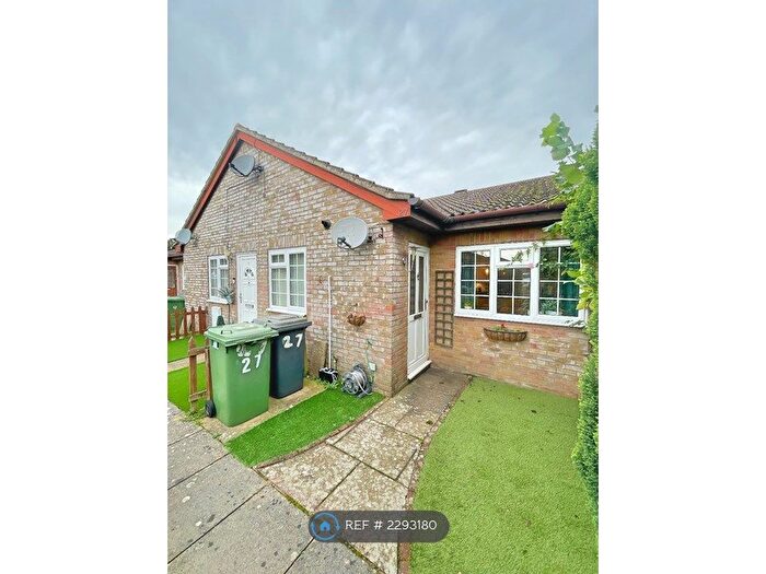 1 Bedroom Bungalow To Rent In Lytham Close, Whitehill, Bordon, GU35