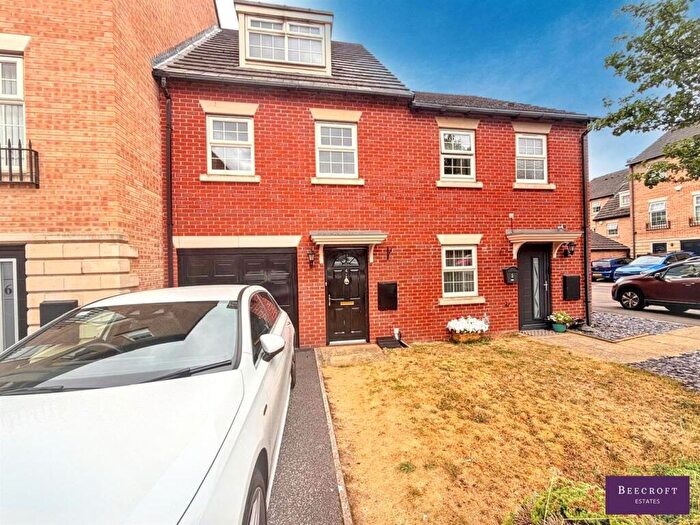 4 Bedroom Town House For Sale In Little Stubbing, Wombwell, Barnsley, S73