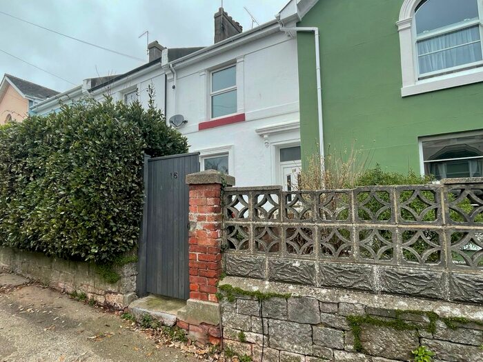 1 Bedroom Flat To Rent In Cambridge Road, Torquay, TQ1
